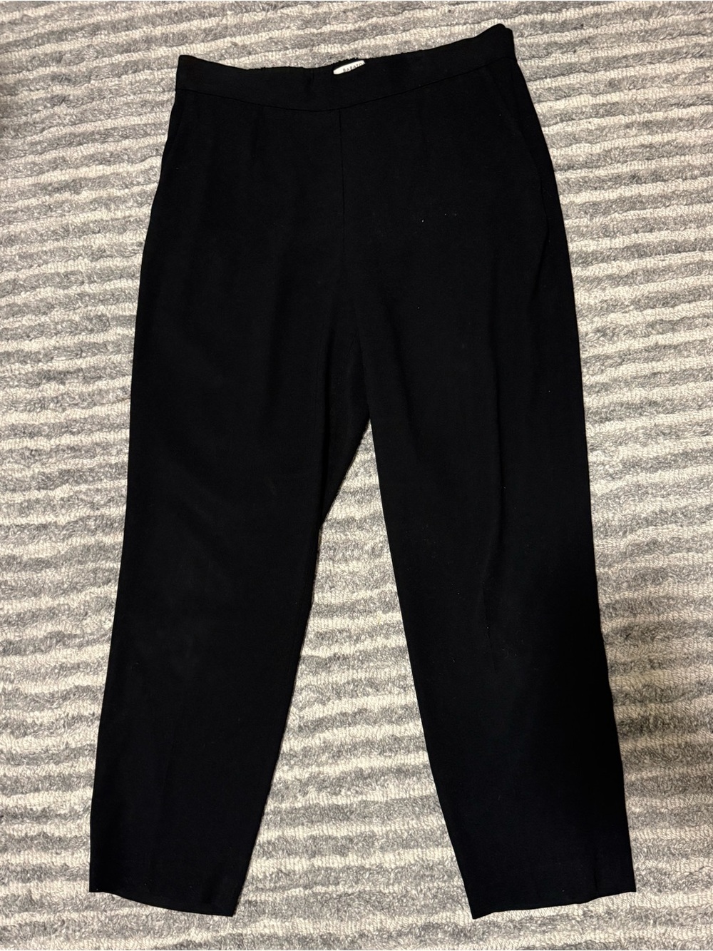 Aritzia Black Cropped Straight-Leg Pants